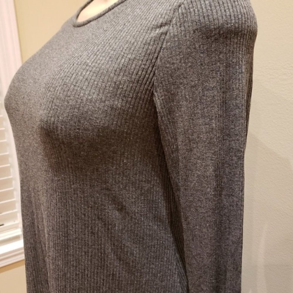 GREY Long-Sleeved Dress Open Criss Cross Dress - Picture 4 of 5